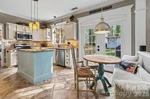 8842 Fieldcroft Dr, Charlotte, NC 28277 - Photo 8