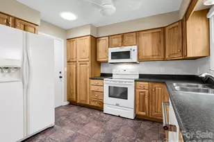 31 Deer Run Dr, Asheville, NC 28803 - Photo 10