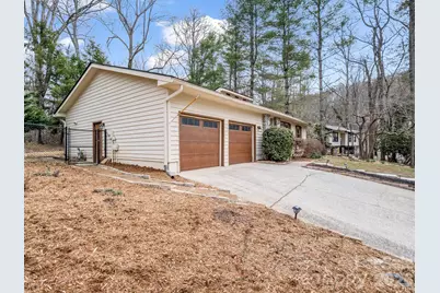 31 Deer Run Drive, Asheville, NC 28803 - Photo 2