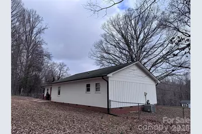 1511 Old Carriage Drive, Newton, NC 28658 - Photo 6