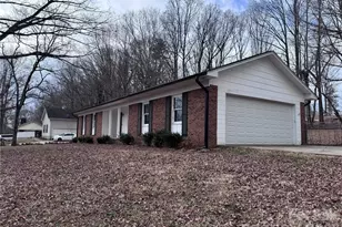 1511 Old Carriage Dr, Newton, NC 28658 - Photo 4