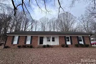 1511 Old Carriage Dr, Newton, NC 28658 - Photo 2