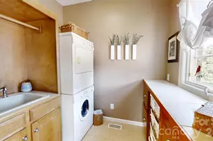 2400 Carriage Ln, Lincolnton, NC 28092 - Photo 18