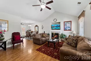 708 Peregrine Ct, Gastonia, NC 28056 - Photo 4