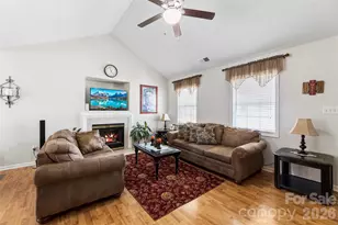 708 Peregrine Ct, Gastonia, NC 28056 - Photo 6