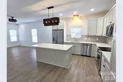 774 8th Street NE, Hickory, NC 28601 - Photo 2