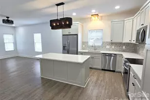 774 8th St NE, Hickory, NC 28601 - Photo 2