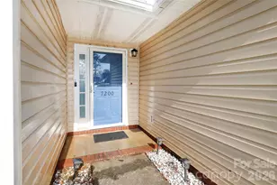 7200 Petal Ct, Charlotte, NC 28227 - Photo 2