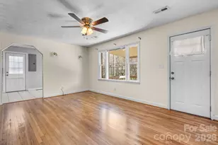 228 Holly St, Hudson, NC 28638 - Photo 4