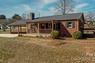 228 Holly St, Hudson, NC 28638 - Photo 1