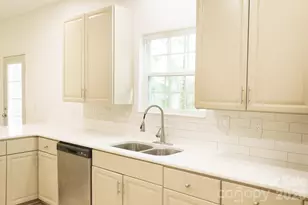 12224 Sutters Hill Ct, Charlotte, NC 28269 - Photo 12