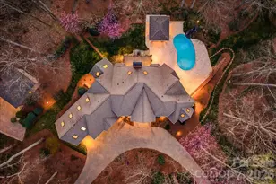 1043 Rolling Green Dr, Newton, NC 28658 - Photo 2