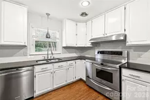 4508 Bradbury Dr, Charlotte, NC 28209 - Photo 6