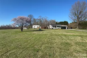 824 Baxter Rd, Cherryville, NC 28021 - Photo 1