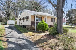 1644 Rankin Lake Rd, Gastonia, NC 28054 - Photo 1