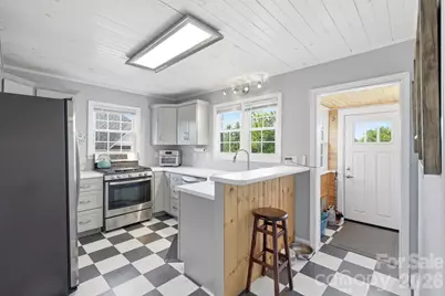129 Mears Avenue, Canton, NC 28716 - Photo 10