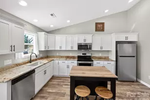 116 Bostic St, Marion, NC 28752 - Photo 6