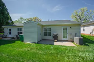 5320 Harris Cove Dr, Charlotte, NC 28269 - Photo 6