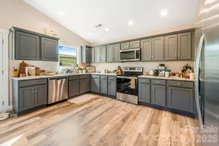 38 Sunrise Dr, Mars Hill, NC 28754 - Photo 4