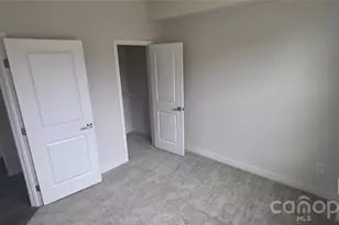 960 Broad River Ln, Charlotte, NC 28211 - Photo 10