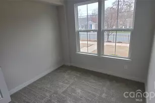 960 Broad River Ln, Charlotte, NC 28211 - Photo 8