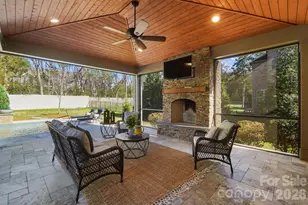 2528 Springs Dr, Charlotte, NC 28226 - Photo 36