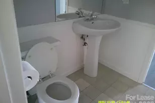 1050 21st Ave NW, Hickory, NC 28601 - Photo 10