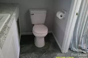 1050 21st Ave NW, Hickory, NC 28601 - Photo 12