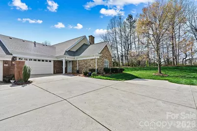 2830 Bellasera Way, Matthews, NC 28105 - Photo 2