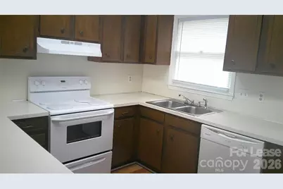 1474 14th Avenue NE, Hickory, NC 28601 - Photo 4