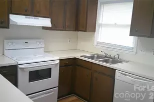 1474 14th Ave NE, Hickory, NC 28601 - Photo 4