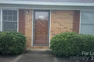 1474 14th Ave NE, Hickory, NC 28601 - Photo 1