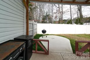 2443 Mint Thistle Ct, Charlotte, NC 28269 - Photo 22