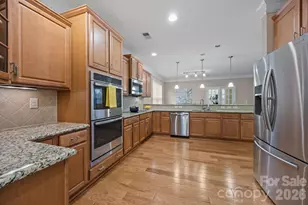 10817 Bere Island Dr, Charlotte, NC 28278 - Photo 4