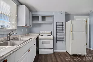 603 1st St SW, Hickory, NC 28602 - Photo 10