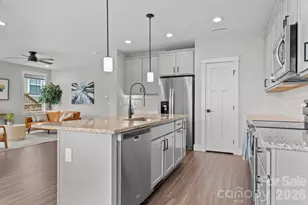 1112 Blueview Dr, Black Mountain, NC 28711 - Photo 6