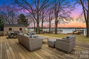 18019 Whispering Oaks Dr, Cornelius, NC 28031 - Photo 4