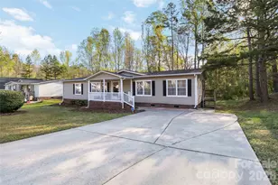 1362 Poplar Glen Dr, Kannapolis, NC 28083 - Photo 2