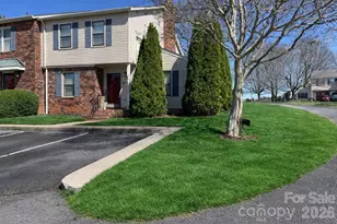 2705 N Center St, Hickory, NC 28601 - Photo 2