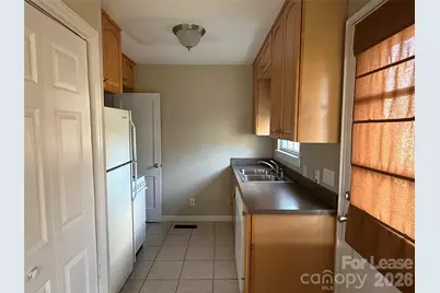 524 Wakefield Drive, Charlotte, NC 28209 - Photo 4