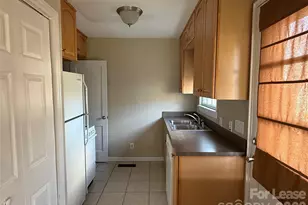 524 Wakefield Dr, Charlotte, NC 28209 - Photo 4