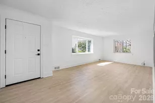 9424 Pembroke Rd, Huntersville, NC 28078 - Photo 8