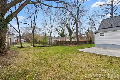 913 W 3rd Avenue, Gastonia, NC 28052 - Photo 24