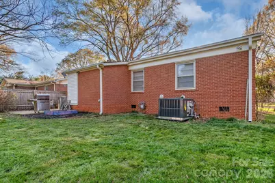 2400 Markham Court, Charlotte, NC 28205 - Photo 16