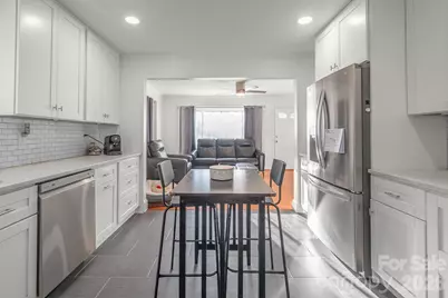 2400 Markham Court, Charlotte, NC 28205 - Photo 2