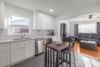 2400 Markham Court, Charlotte, NC 28205 - Photo 10