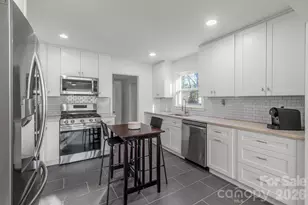 2400 Markham Ct, Charlotte, NC 28205 - Photo 4