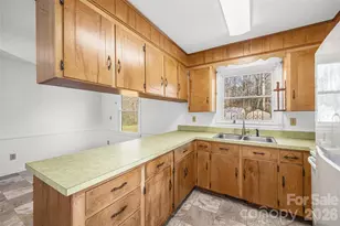 5322 Larewood Dr, Charlotte, NC 28215 - Photo 8