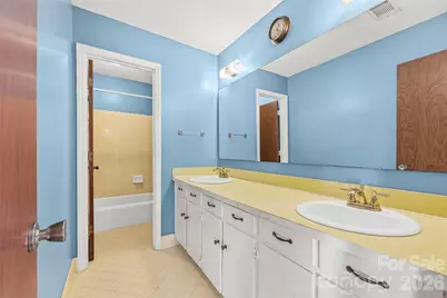 5322 Larewood Drive, Charlotte, NC 28215 - Photo 16