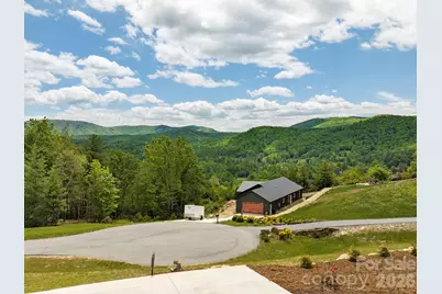 636 Crystal Heights Drive, Hendersonville, NC 28739 - Photo 30